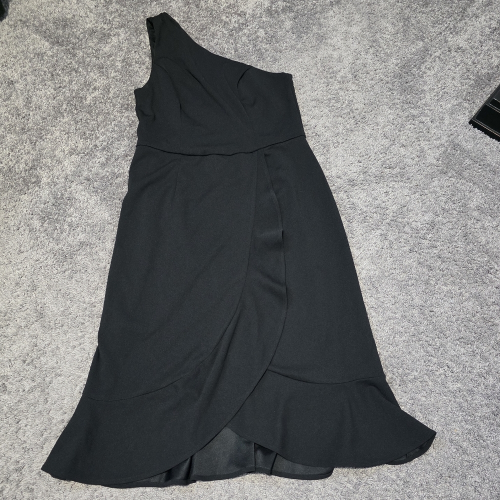 Shelby & Palmer Black One-Shoulder Dress